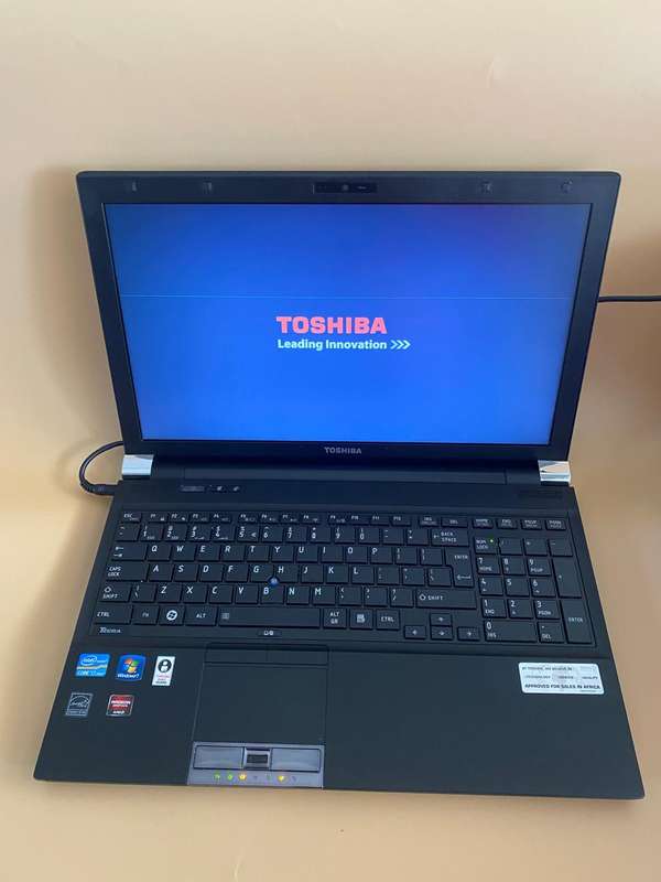 Toshiba Tecra R850-F42N (Intel Core i7, 128GB SSD, 8GB RAM) 15.6 Inch Laptop