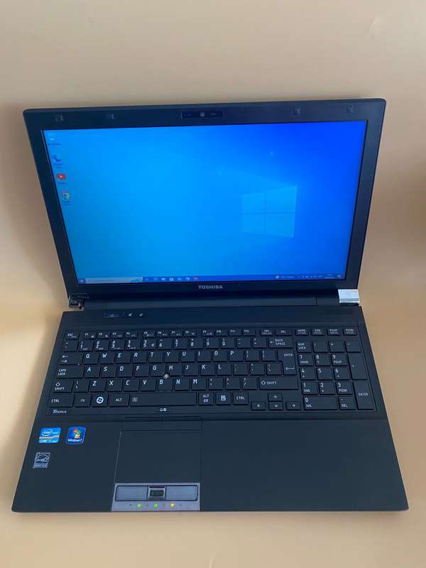 Toshiba Tecra R850-F42N (Intel Core i7, 128GB SSD, 8GB RAM) 15.6 Inch Laptop