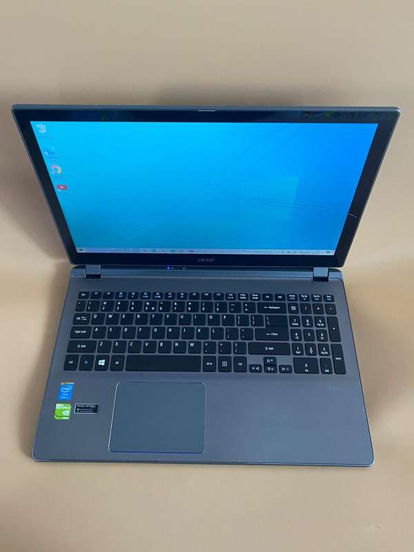 Acer Aspire V5 Series (Intel Core i5, 128GB SSD, 8GB RAM) 15.6 Inch Laptop