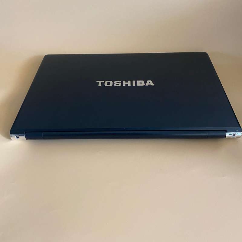 Toshiba Tecra R850-F42N (Intel Core i7, 240GB SSD, 8GB RAM) 15.6 Inch Laptop
