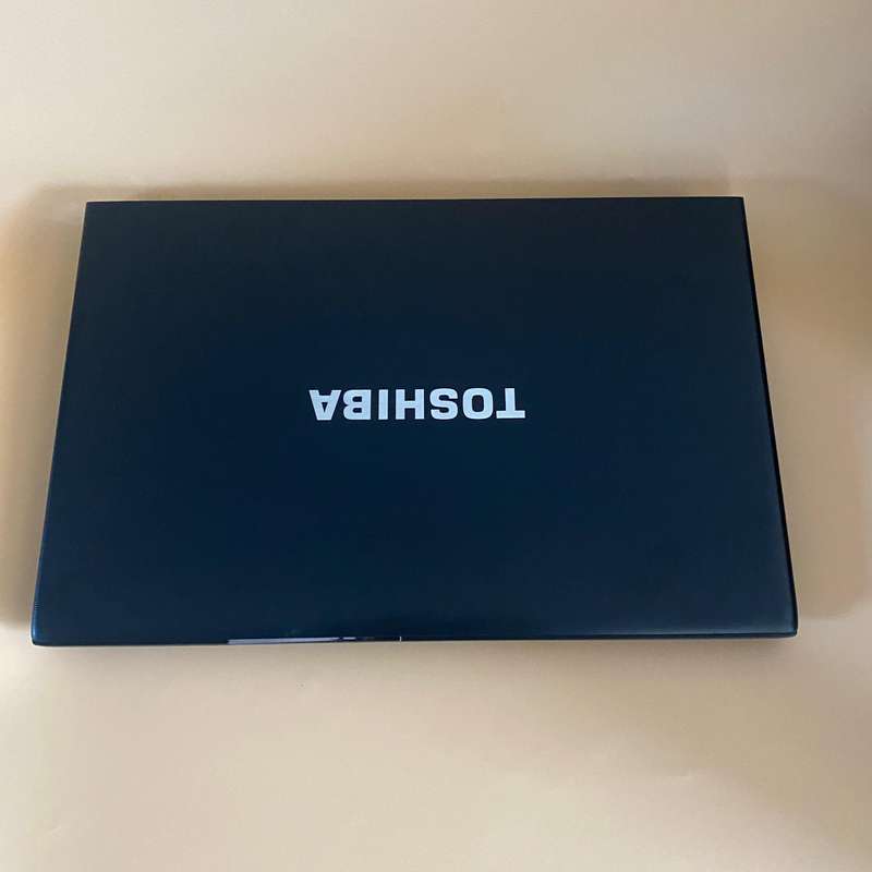 Toshiba Tecra R850-F42N (Intel Core i7, 240GB SSD, 8GB RAM) 15.6 Inch Laptop