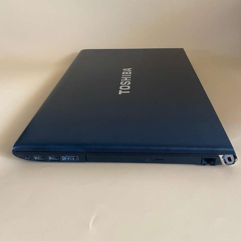 Toshiba Tecra R850-F42N (Intel Core i7, 240GB SSD, 8GB RAM) 15.6 Inch Laptop
