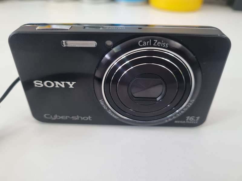 Sony DSC-W580 Digital Camera(16.1 MP, 5x Optical Zoom, HD Movie) Black