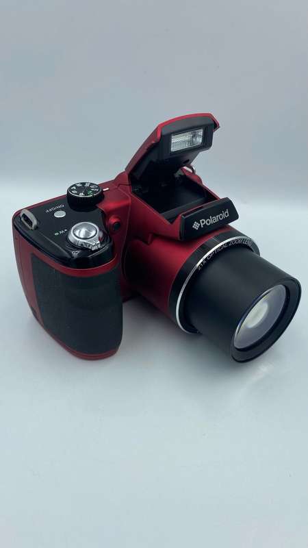 Polaroid iS2132 Digital Camera (16mp, 21x Optical Zoom) Red