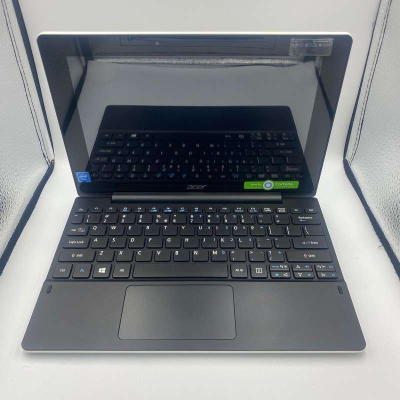 Acer Aspire SW3-013 (Intel Atom, 64GB HCG8e, 2GB RAM) 10.1 Inch Laptop