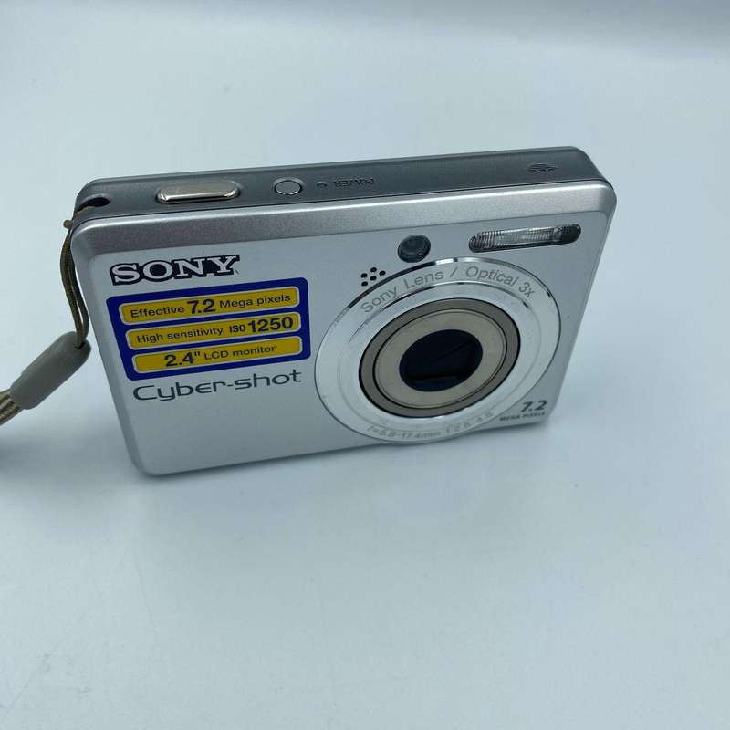 Sony Cyber-Shot DSC-S730 Digital Camera (7.2 MP, 3x Optical Zoom) Silver