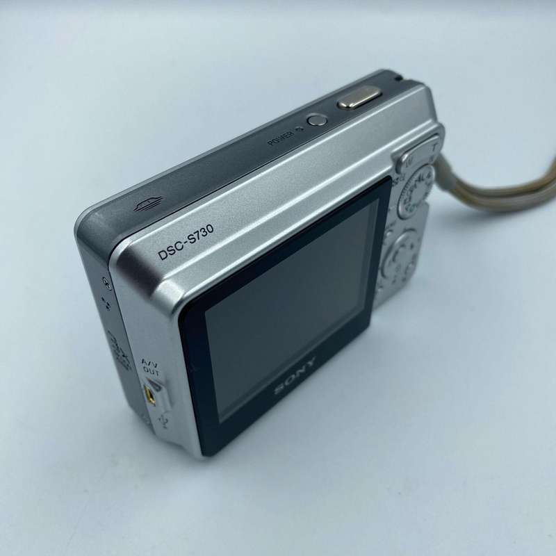 Sony Cyber-Shot DSC-S730 Digital Camera (7.2 MP, 3x Optical Zoom) Silver