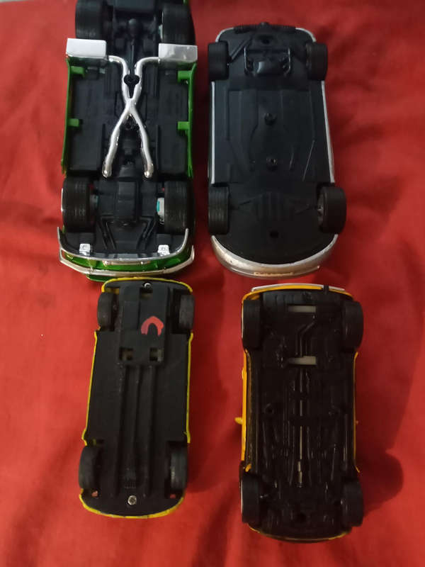4 toy cars mustang porche 2 x vw beetle