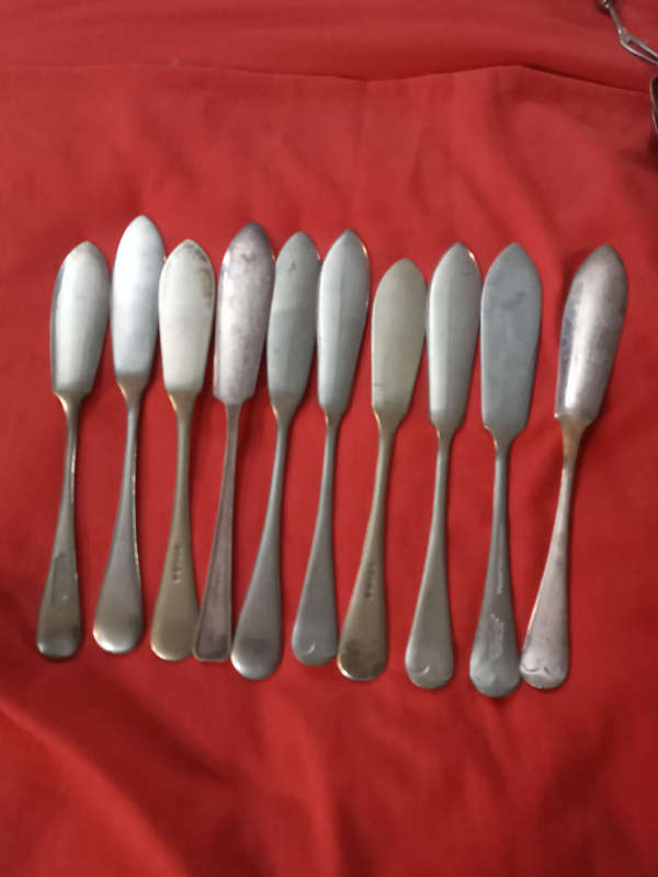 EPNS fish knives x 10
