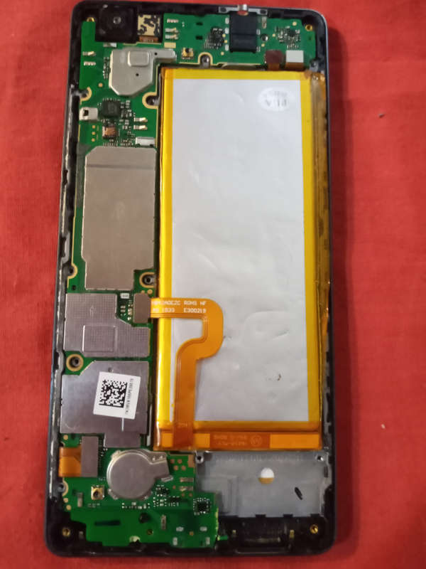 Huawei p8 working screen sold as spares