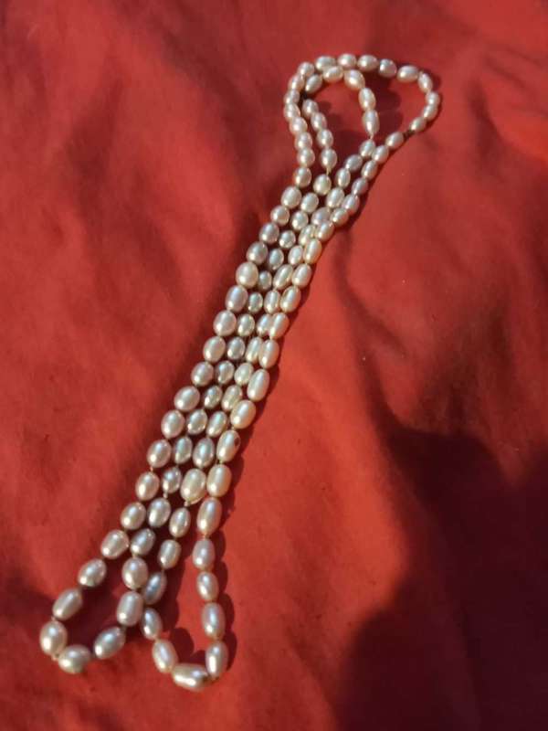 Freshwater pearls purple 88cm