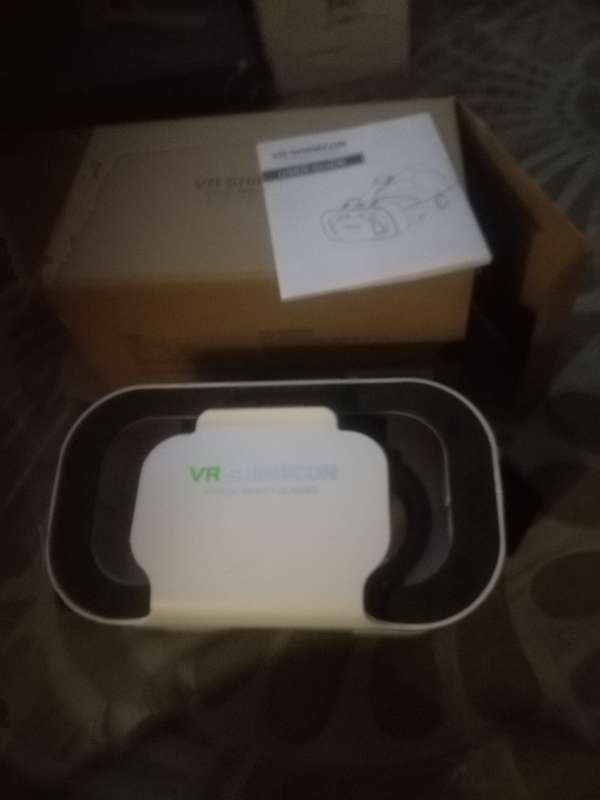 V R shinecon glasses