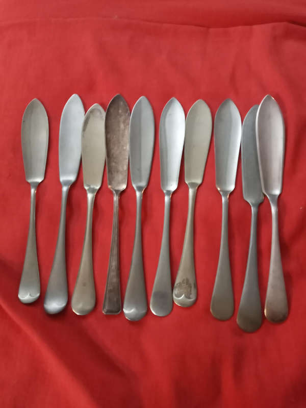 EPNS fish knives x 10