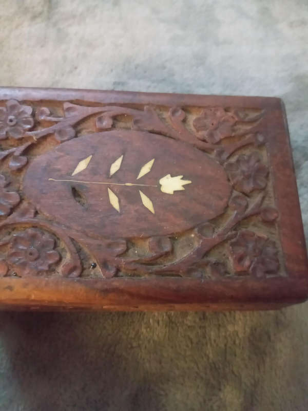 Mother of pearl inlaid jewellery box