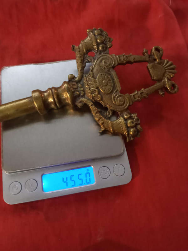 25cm ornamental key 455 grams