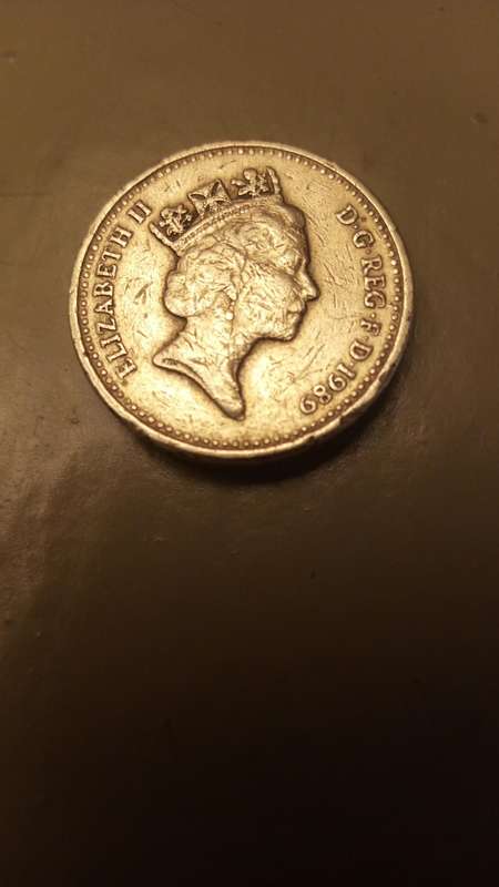 Rare  British 1 Pound Elizabeth 11 D.G.REG.F.D. 1989  Error on Rim Upside Down