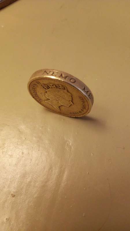 Rare  British 1 Pound Elizabeth 11 D.G.REG.F.D. 1989  Error on Rim Upside Down