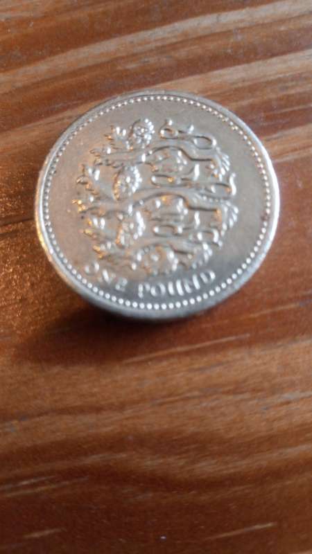 Rare  British 1 Pound Elizabeth 11 D.G.REG.F.D. 1997 Error on Rim Upside Down
