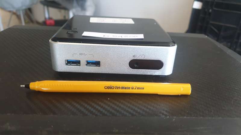 Intel NUC i5 4250U WYKH 4th gen mini pc 256gb SSD 4gb ram wifi  mini hdmi STOCK CLEARANCE!