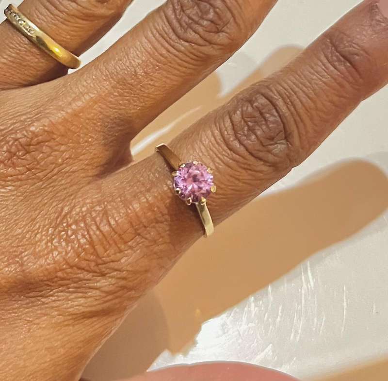 9ct yellow gold pink sapphire ring