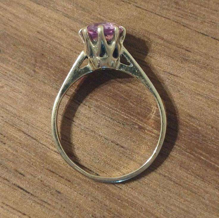 9ct yellow gold pink sapphire ring