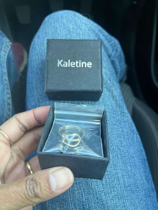 9ct gold buckle ring 3.03g