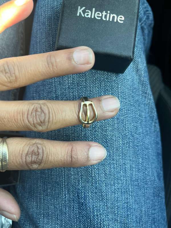 9ct gold buckle ring 3.03g