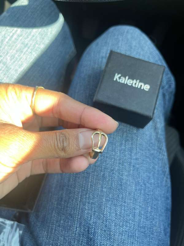 9ct gold buckle ring 3.03g
