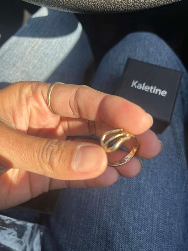 9ct gold buckle ring 3.03g