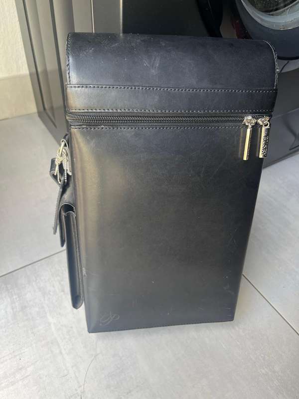 Busby leather wine carrier bag