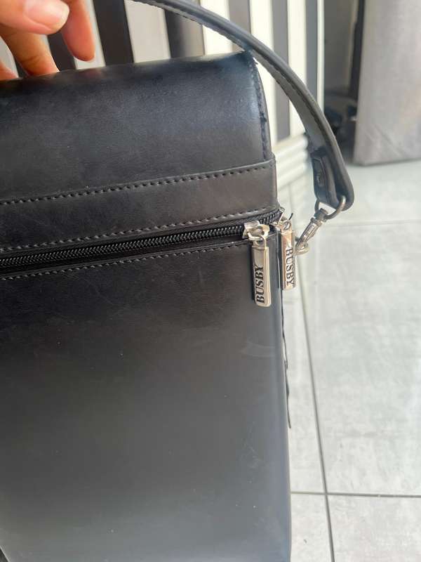Busby leather wine carrier bag
