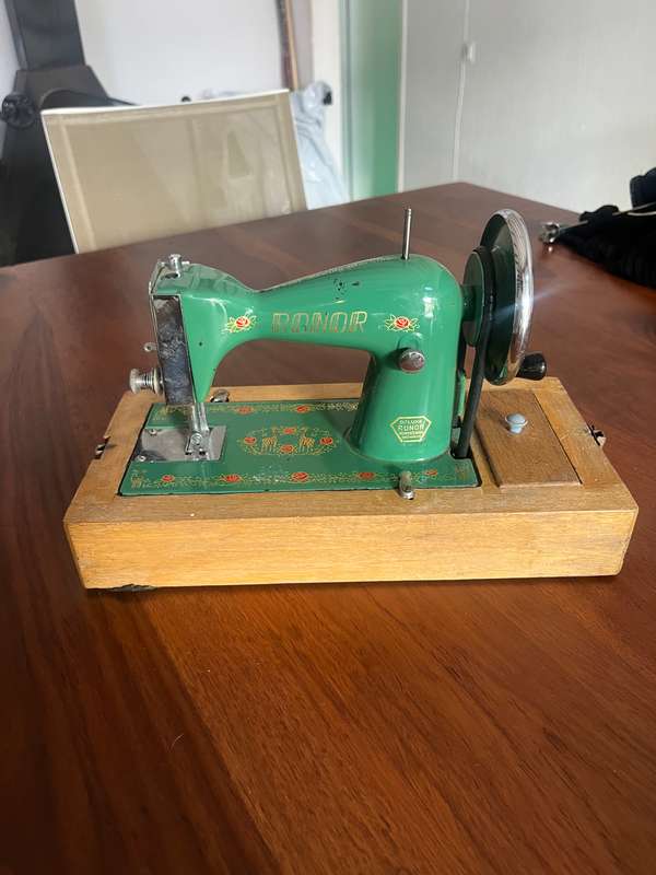 Vintage ronor sewing machine