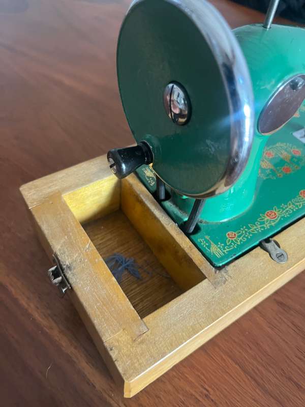 Vintage ronor sewing machine