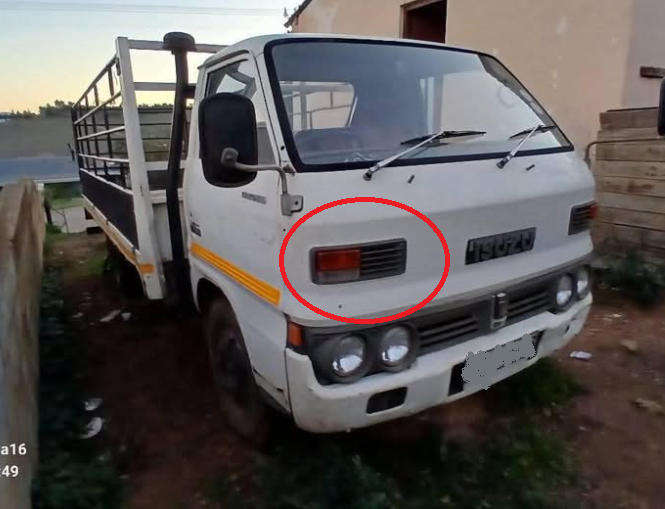 1980's ISUZU TRUCK RIGHT hand flicker