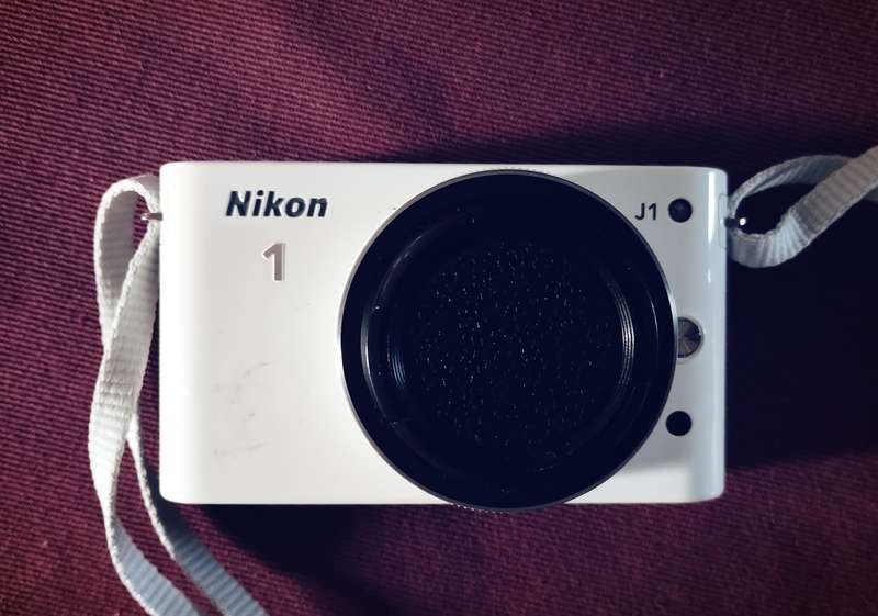 Nikon 1 J1 with 1 NIKKOR lens 10mm Digital Camera Kit