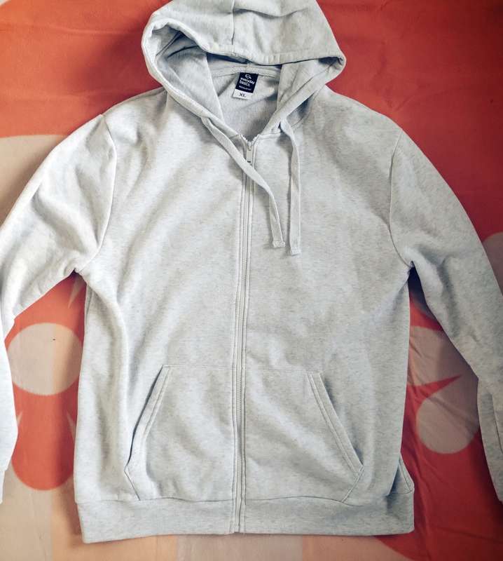 Mr Price Grey Hoodie (Mens - X-Large)