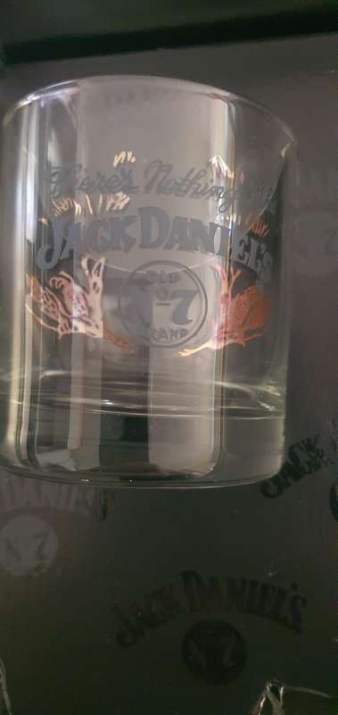 Jack Daniel's gift set with 4 whiskey glasses ( Father's day )