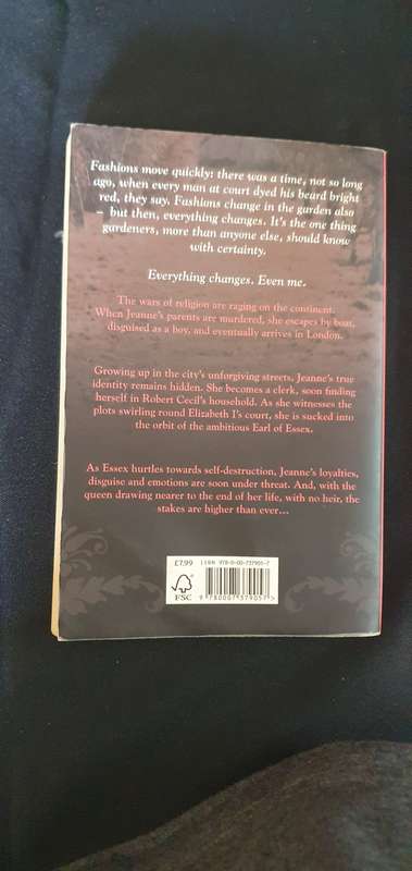 The Girl in the Mirror - Sarah Gristwood