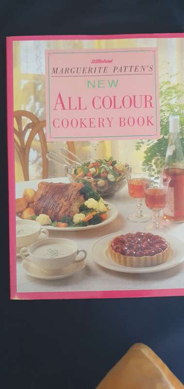 New All Colour Cookery Book - Marguerite Patten