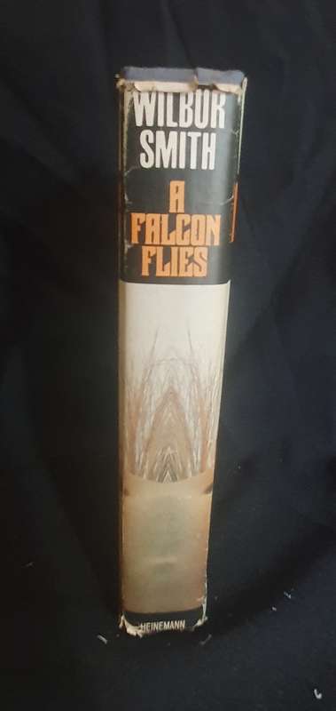 A Falcon Flies - Wilbur Smith