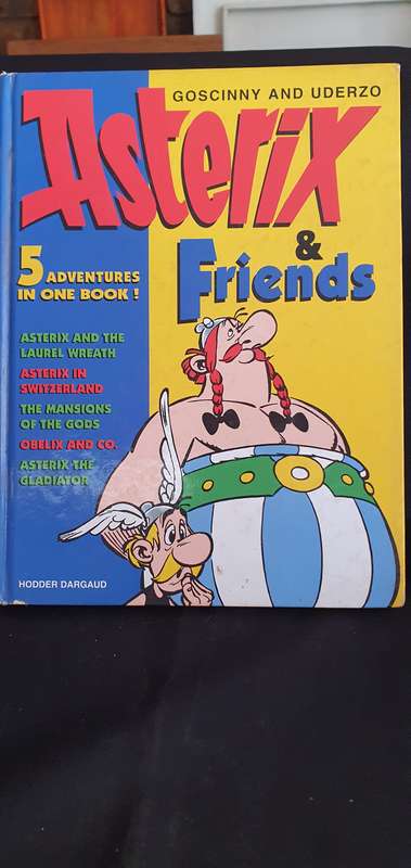 Asterix & Friends (5 Adventure in one book) - René Goscinny & Albert Uderzo