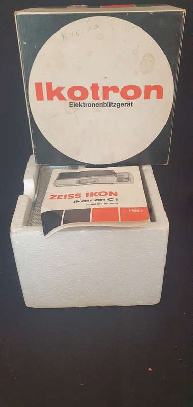 ZEISS IKOTRON C1 SLR vintage film camera flash boxed Ikon cable manual