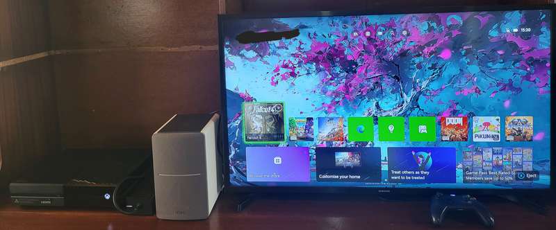 Xbox One Console With Cables, 1 Controller and 2 Games