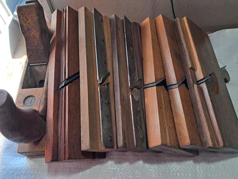 7 x Vintage Wooden planes.