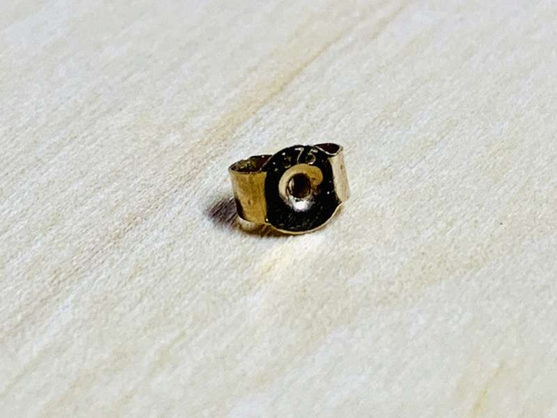 2 x Solid Gold Earrings Studs with Butterflies - 9 carat / 375 (0.26g)