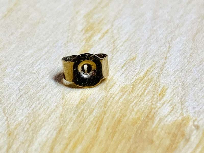 2 x Solid Gold Earrings Studs with Butterflies - 9 carat / 375 (0.26g)