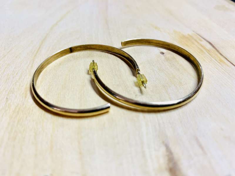 2 x Solid Gold Earrings - 9 carat / 375 (2.95g)