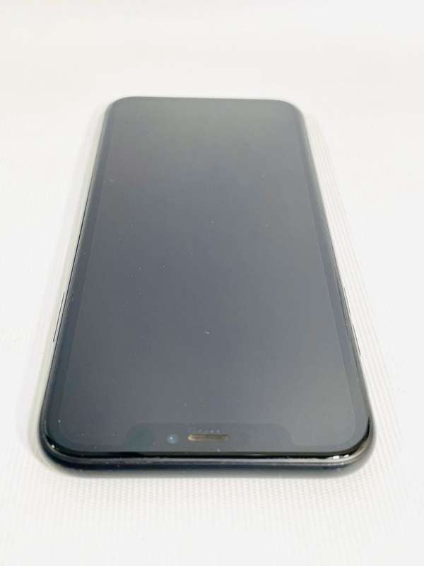 Apple iPhone XR 64GB Smartphone