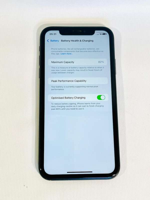 Apple iPhone XR 64GB Smartphone