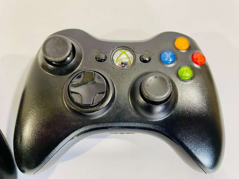 2 x Original Xbox 360 Wireless Controllers